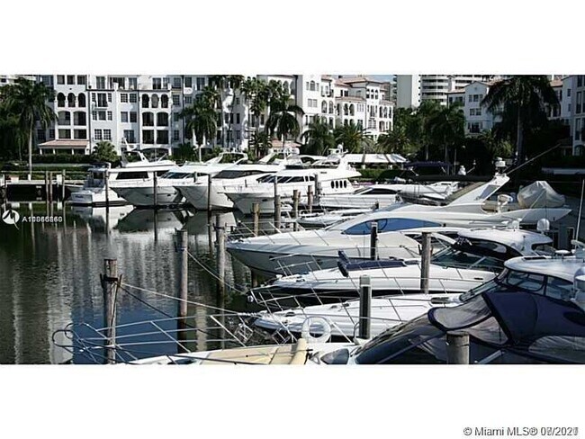 Building Photo - 2000 Island Blvd