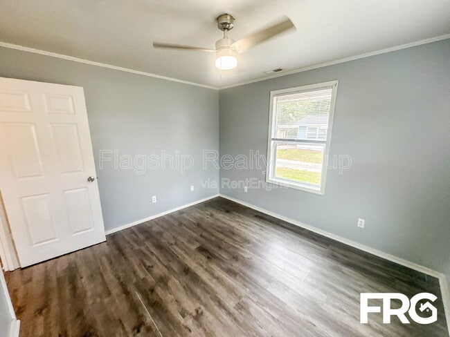 Building Photo - 122 Blaire Ln