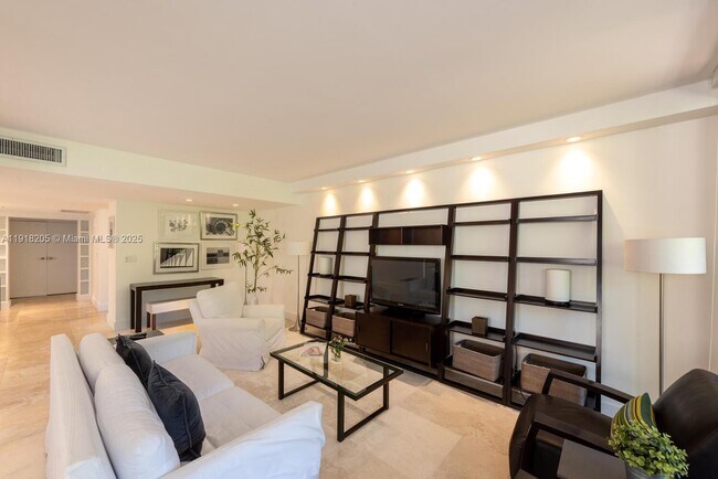 Building Photo - 141 Crandon Blvd