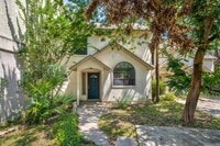 Building Photo - 2818 Par Ln