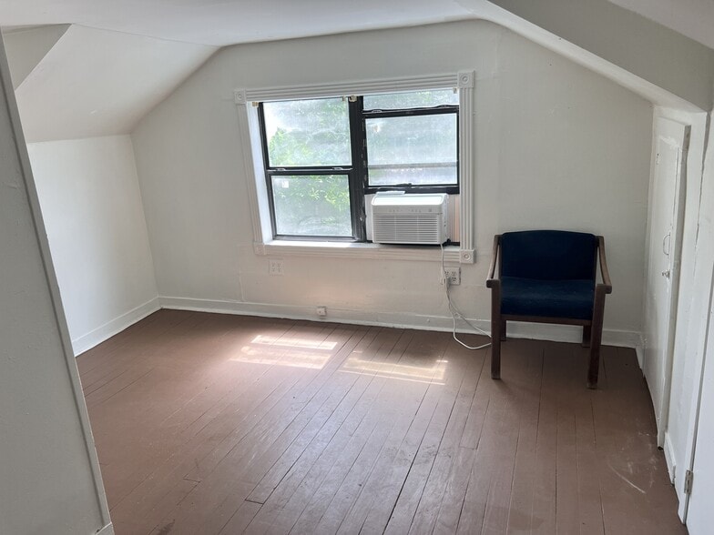 Primary Photo - 2006 Grace St