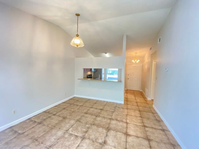 Building Photo - 135 Sand Pine Cir
