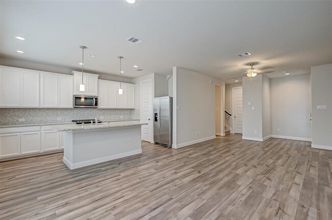 Building Photo - 4103 Split Ivy Dr