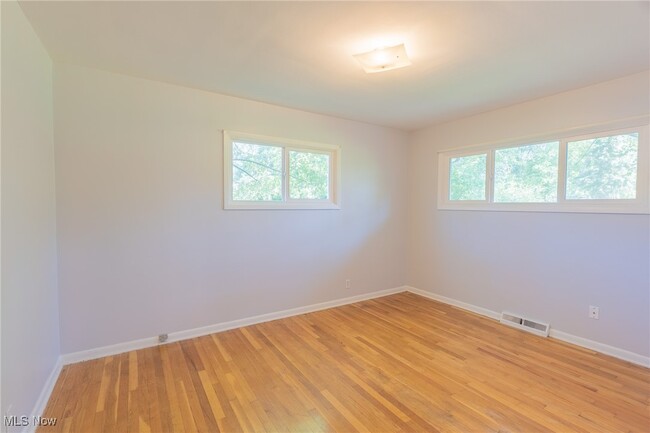 Building Photo - 24457 Tunbridge Ln