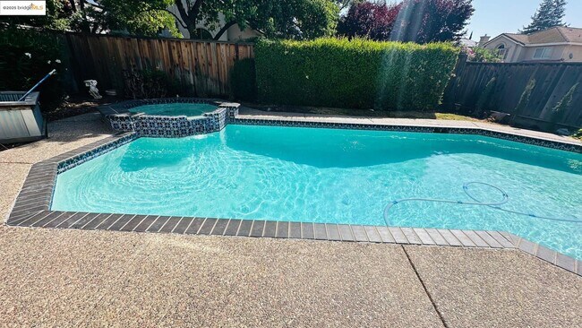 Building Photo - 4537 Pronghorn Way