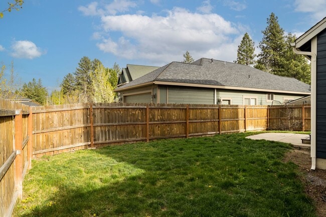 Building Photo - Cozy 3 Bed Home: New Carpet, Fully Fenced Yard & Near Old Mill