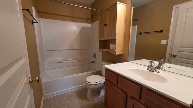 Building Photo - 2444 Emily Ln