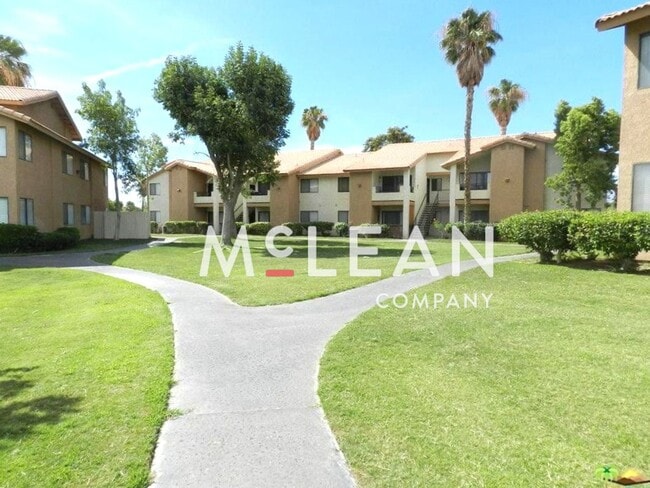 Building Photo - Prime Location 2BR Condo with Patio in Gated Saddleback Community