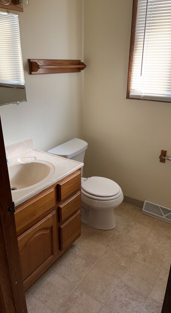 Building Photo - 392