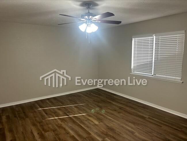 Building Photo - 9546 Sophora Dr