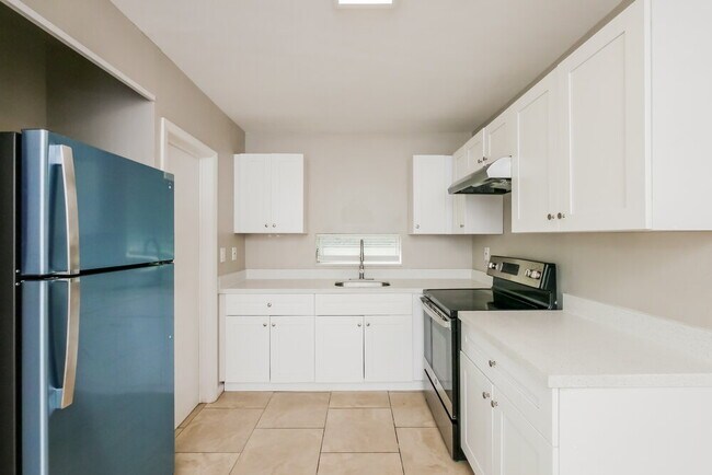 Building Photo - 4701 NW 11th Pl