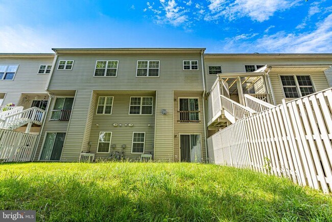 Building Photo - 153 Winslow Pl