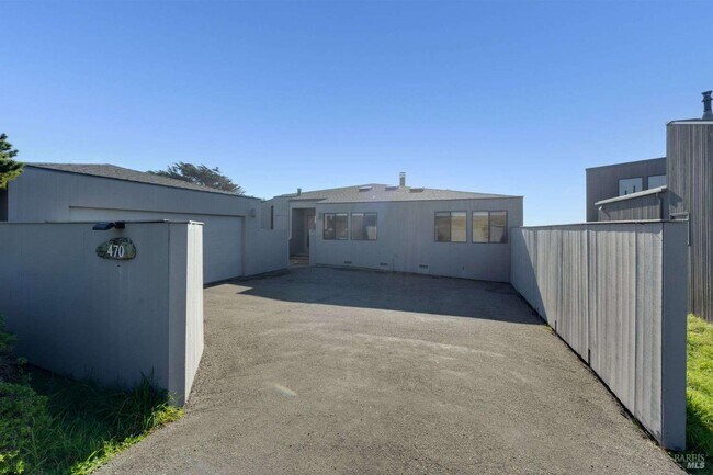 Building Photo - 470 Grey Whale