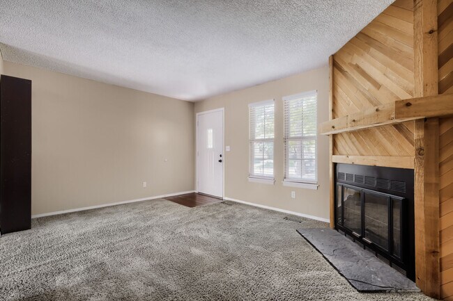 Building Photo - 6749 Mountain Top Ln