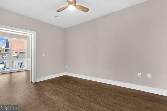 Building Photo - 1800 Mt Vernon Ave