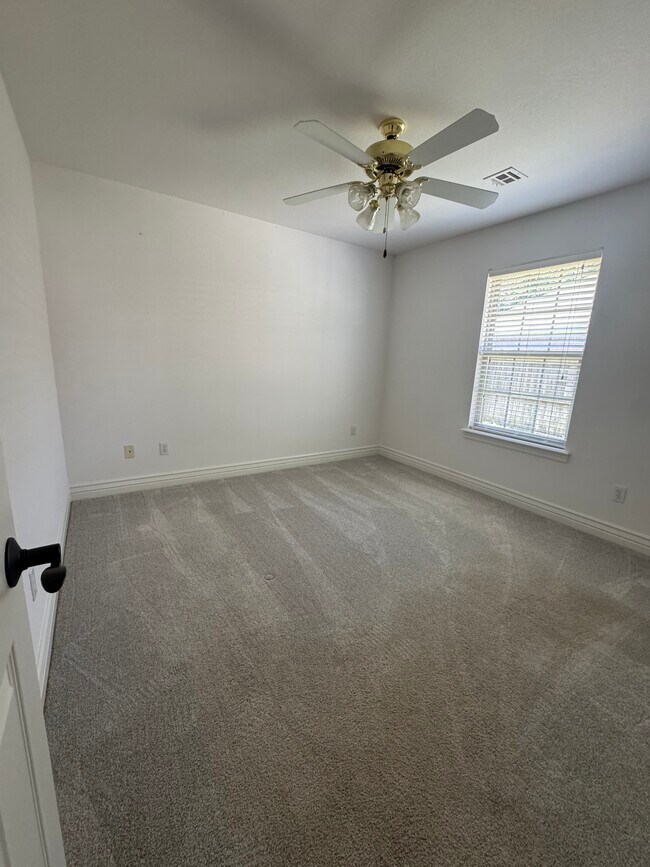 Building Photo - 5213 S 60th Pl