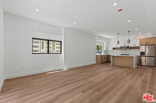 Building Photo - 5841 Kester Ave