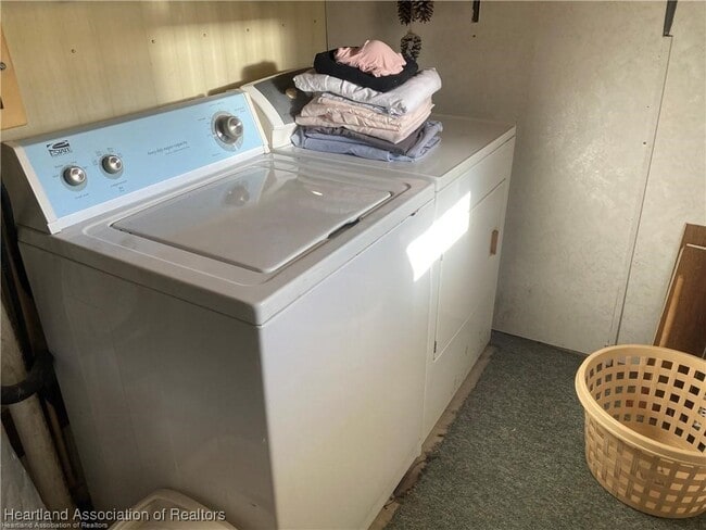 Building Photo - 1420 Whisper Cir