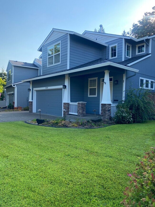 Building Photo - Beautiful Sherwood Home backs to Greenspac...