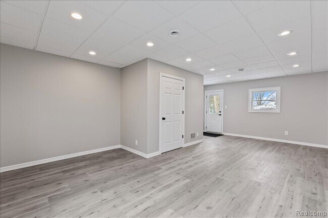 Building Photo - 3771 Gainesborough Dr