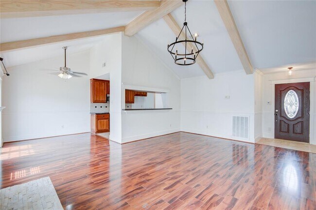 Building Photo - 2503 Lively Ln