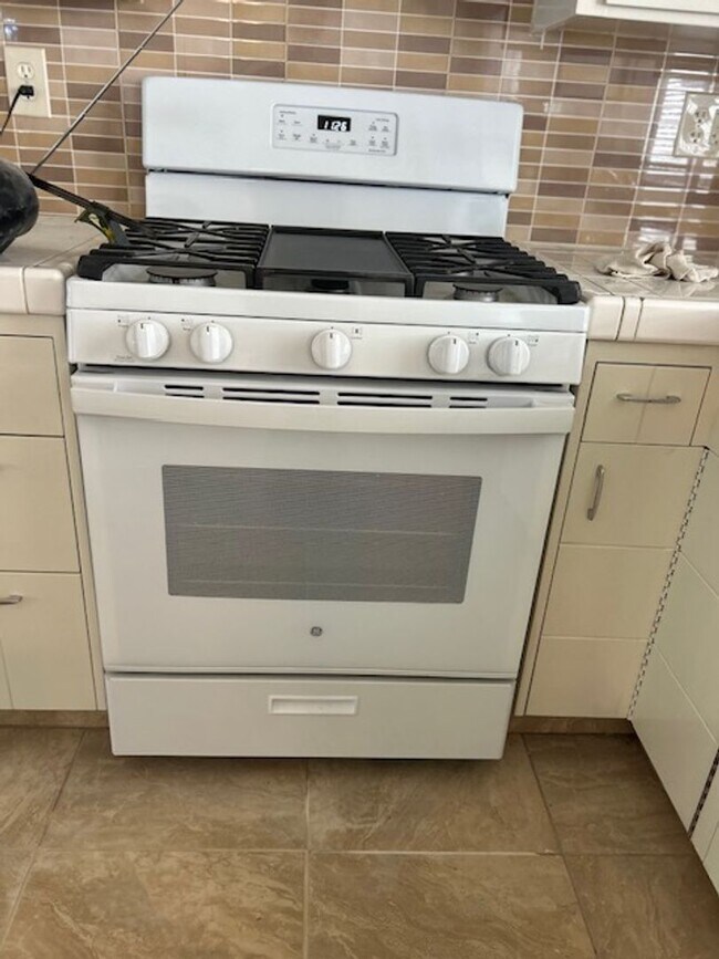 Building Photo - 267Amar