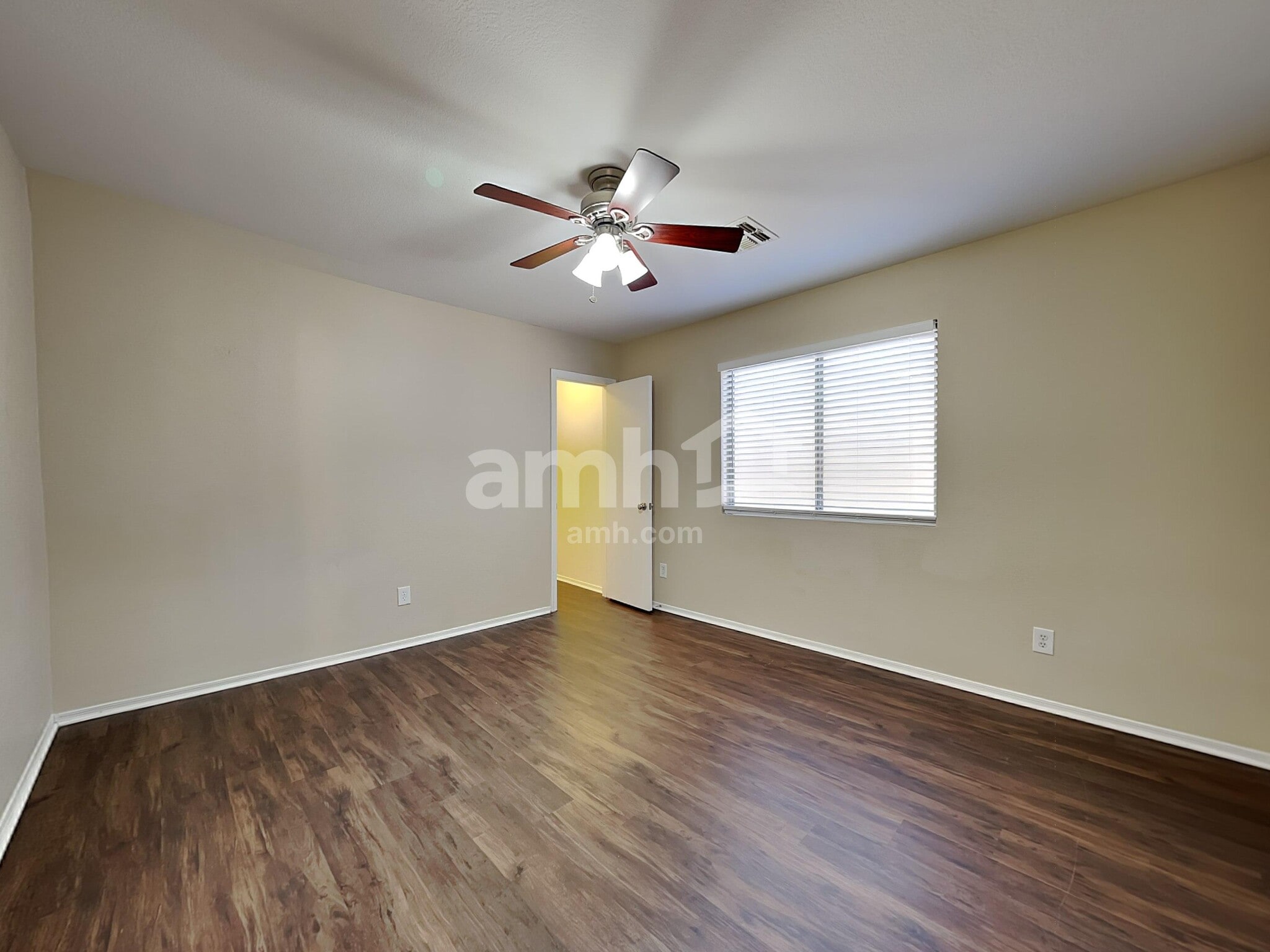 Building Photo - 1102 E Renegade Trl