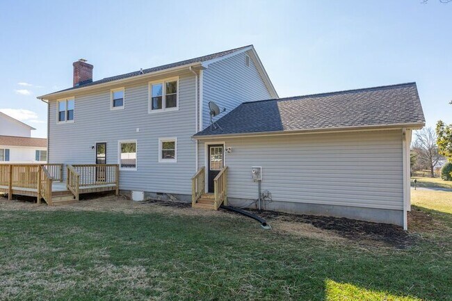 Building Photo - 35 Fox Run Ln