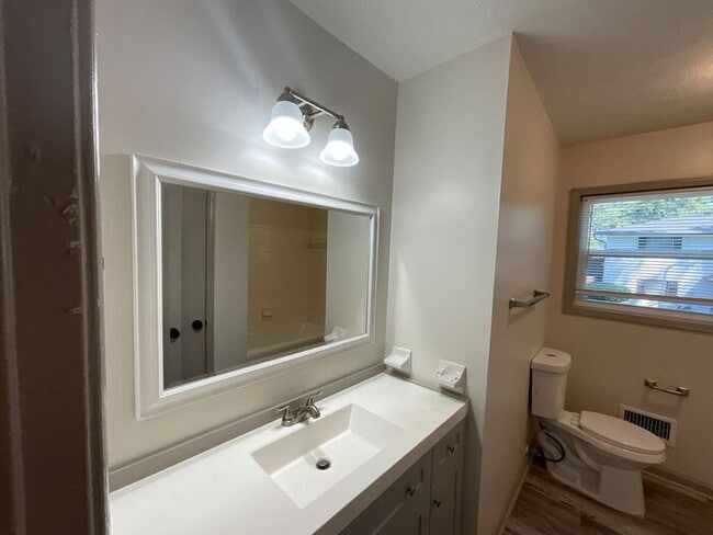 Building Photo - 2356 Clifton Springs Manor