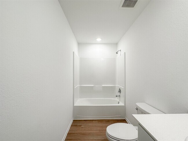 Building Photo - 1495 Las Cuevas Dr