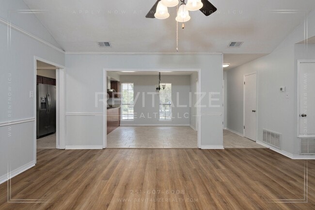 Building Photo - Beautifully Updated 3-Bedroom Home with Granite Kitchen & Sunroom Retreat!