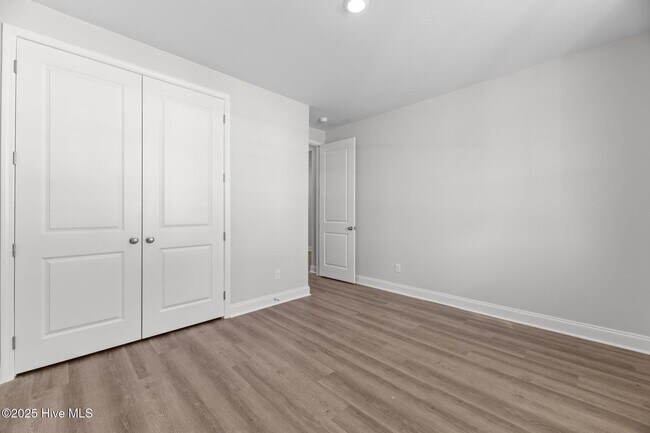 Building Photo - 1001 Tawney Trce