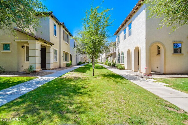 Building Photo - 3514 S Posse Trail