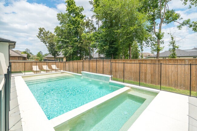 Building Photo - 10561 Lake Palmetto Dr