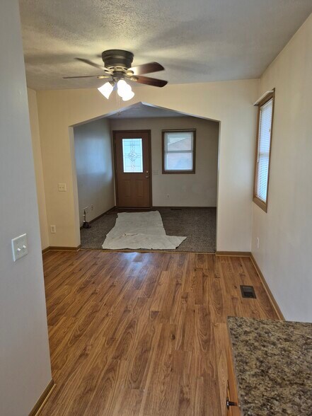 Building Photo - 1600 Tanner Ave SW