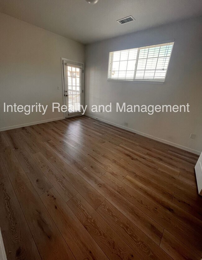 Building Photo - 2 Bed/2 Bath Condo, 17353 Wilde Avenue Uni...