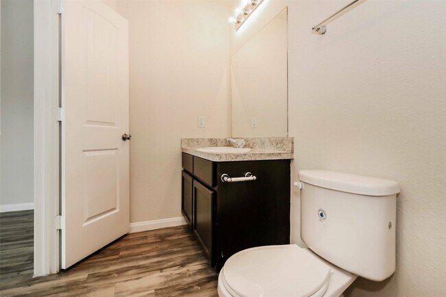 Building Photo - 5722 Kyle Cove Dr