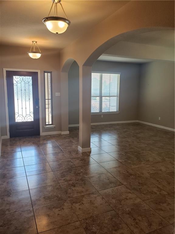 Building Photo - 662 Hot Spring Valley