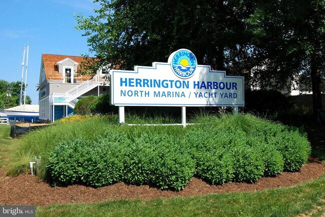 Building Photo - 6032 Melbourne Ave