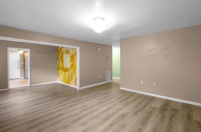 Building Photo - 4 Bed 2 Bath Home for Rent !