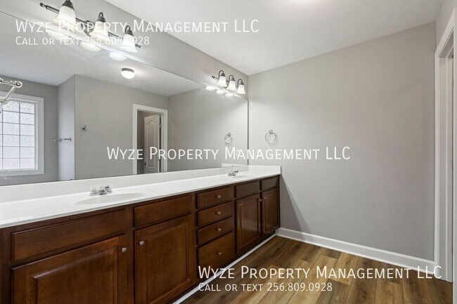 Building Photo - 104 Hardiman Pl Ln