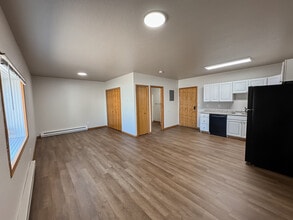 Building Photo - Theater Apartments Beulah