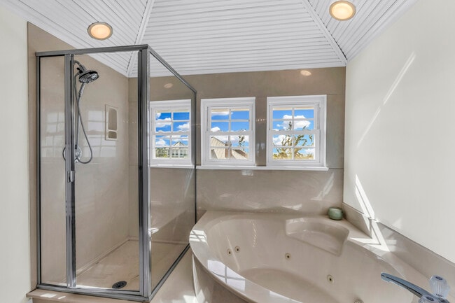 Building Photo - 7 Seawatch Dr