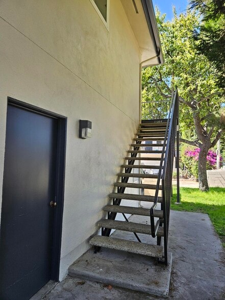 Building Photo - 1107 Carlsbad Pl