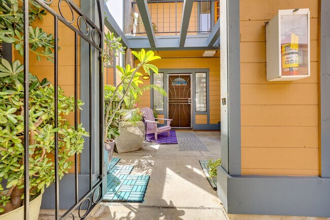 Building Photo - 801 Kalpati Cir