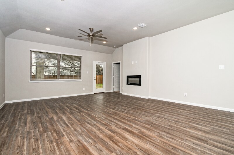 Building Photo - 5239 Amistad Dr