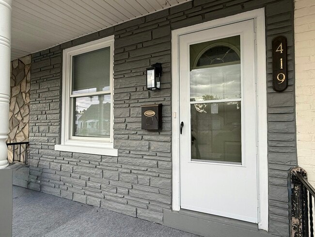 Building Photo - 419 E Frankford St