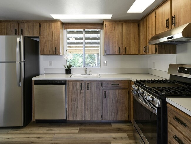 Building Photo - 428 S 26th St