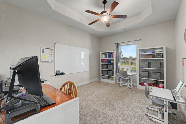 Building Photo - 4 bedroom 2 bath Praire Grove Home! Upgrades Galore!