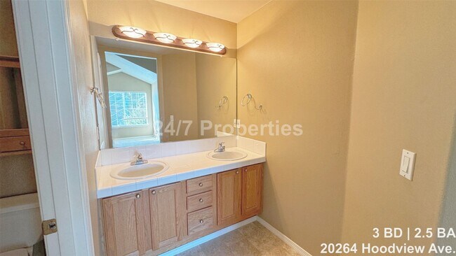 Building Photo - 20264 Hoodview Ave
